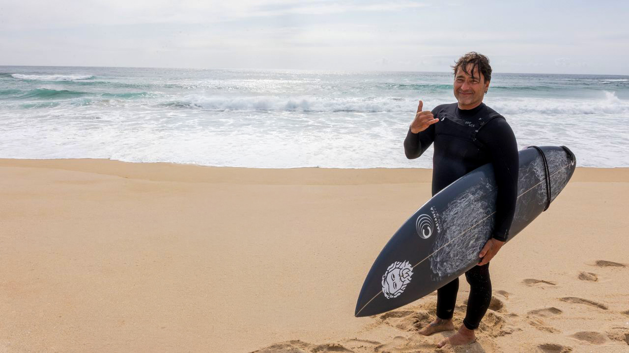 Eric Rebière, instructor y fundador de la escuela de surf de Fisterra