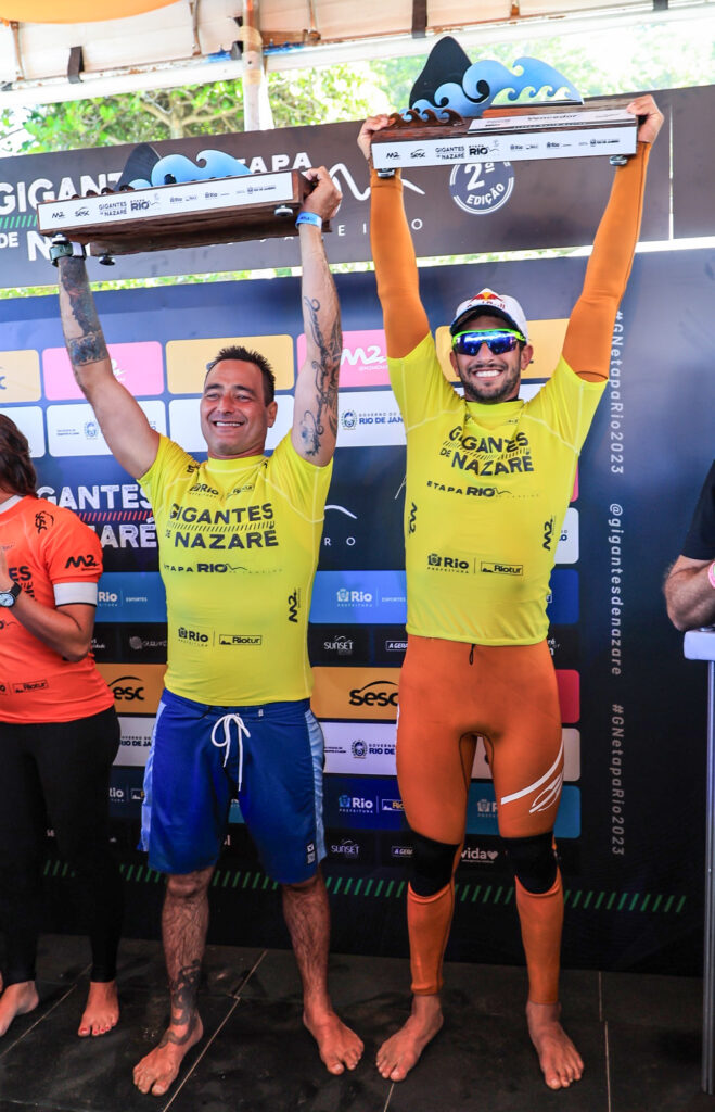Eric Rebière y Lucas Chumbo ganadores del Gigantes de Nazaré en Rio de Janeiro